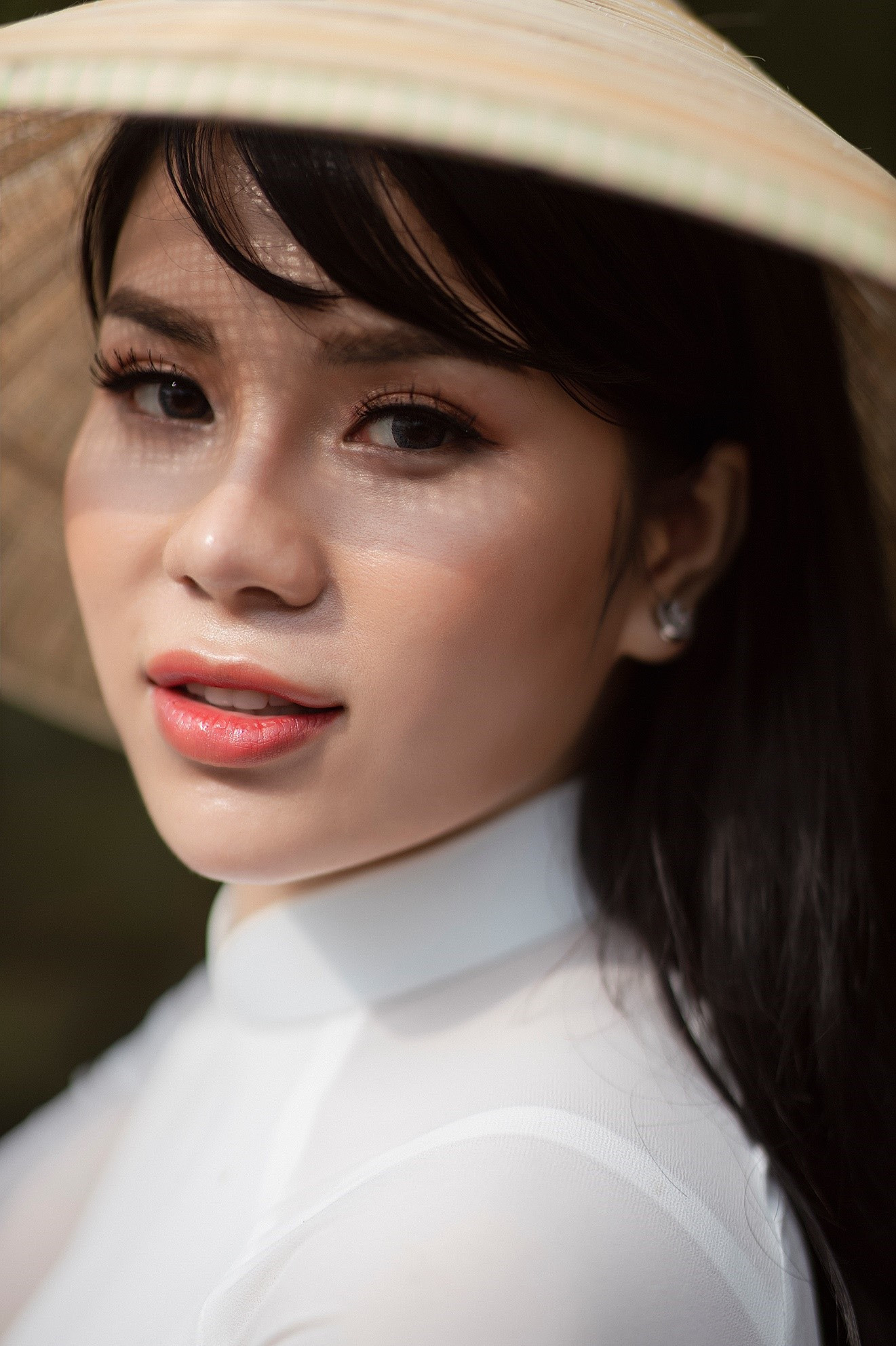 Nàng thơ 9X ‘gieo thương nhớ’ với nét đẹp dịu dàng bên hoa súng ảnh 1