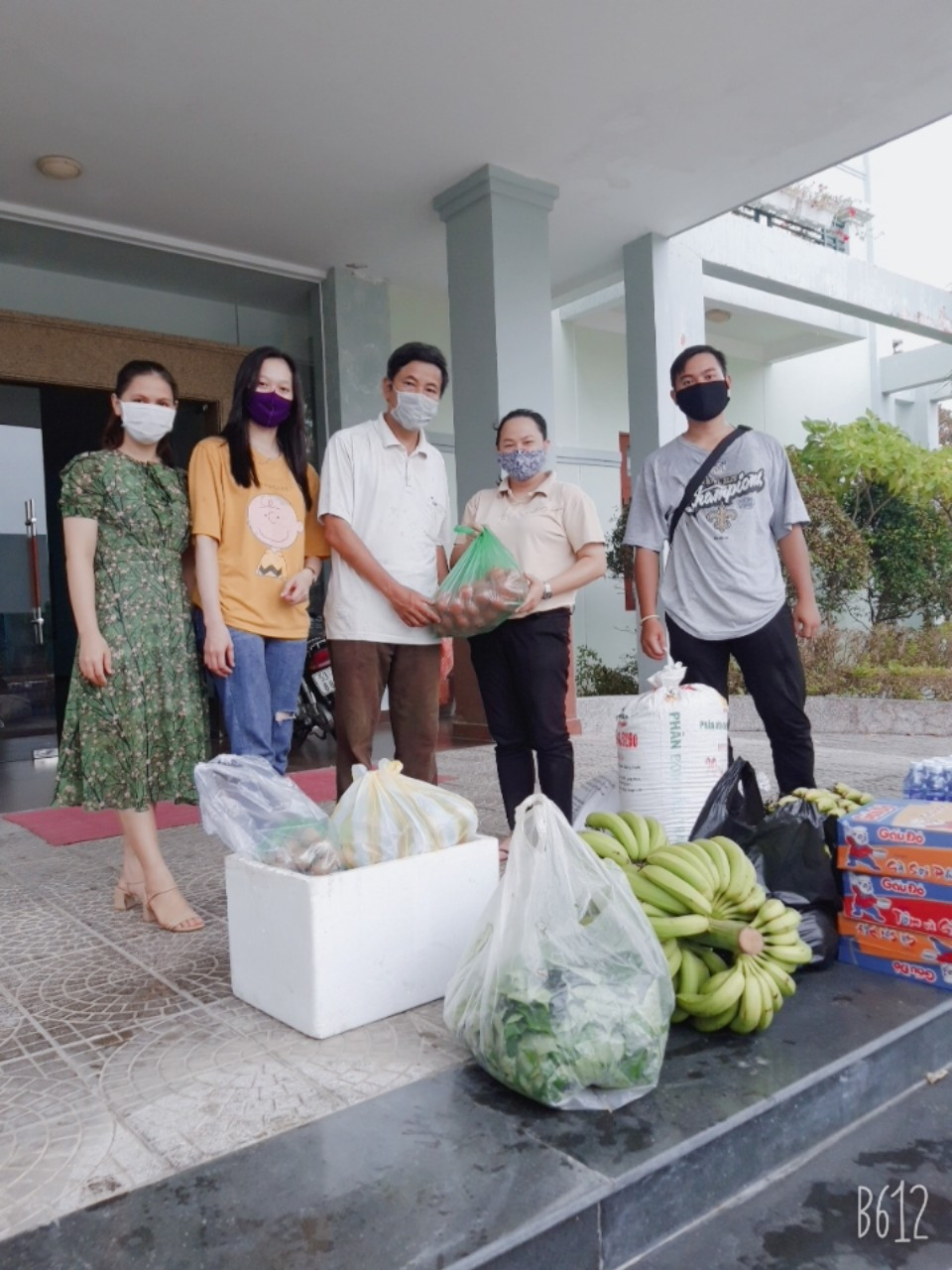 Khi cả nhà trường và sinh viên cùng chung tay chống dịch COVID-19 ảnh 8