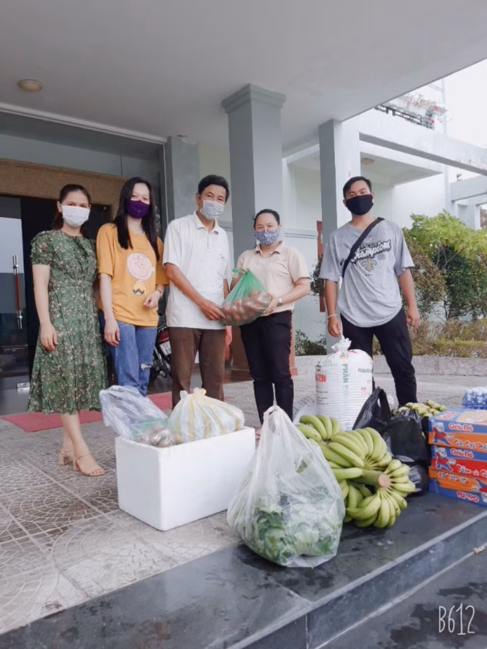Khi cả nhà trường và sinh viên cùng chung tay chống dịch COVID-19 ảnh 8