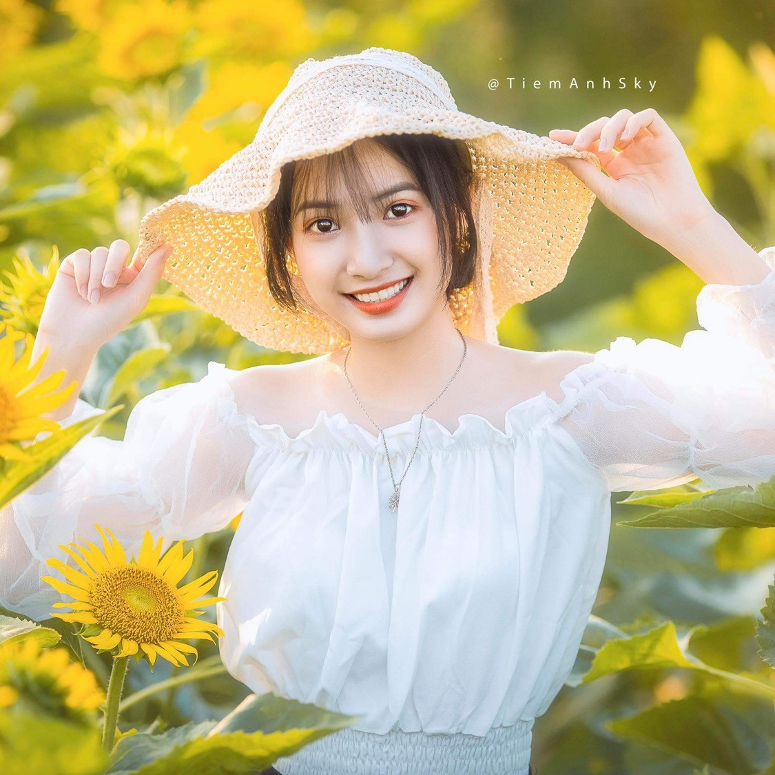 Vẻ đẹp trong veo tựa ‘nàng thơ’ của nữ sinh trường Cao đẳng Sư phạm Trung ương ảnh 3