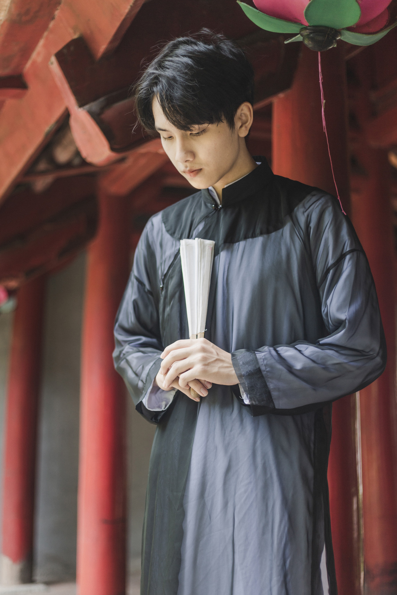 Hot boy Đại học Y trong bộ ảnh Quốc phục ảnh 2