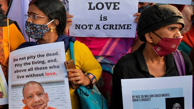 Nam sinh viên nguy cơ tù 10 năm vì quyến rũ phụ nữ có chồng bỏ đạo Hindu cưới mình ảnh 1