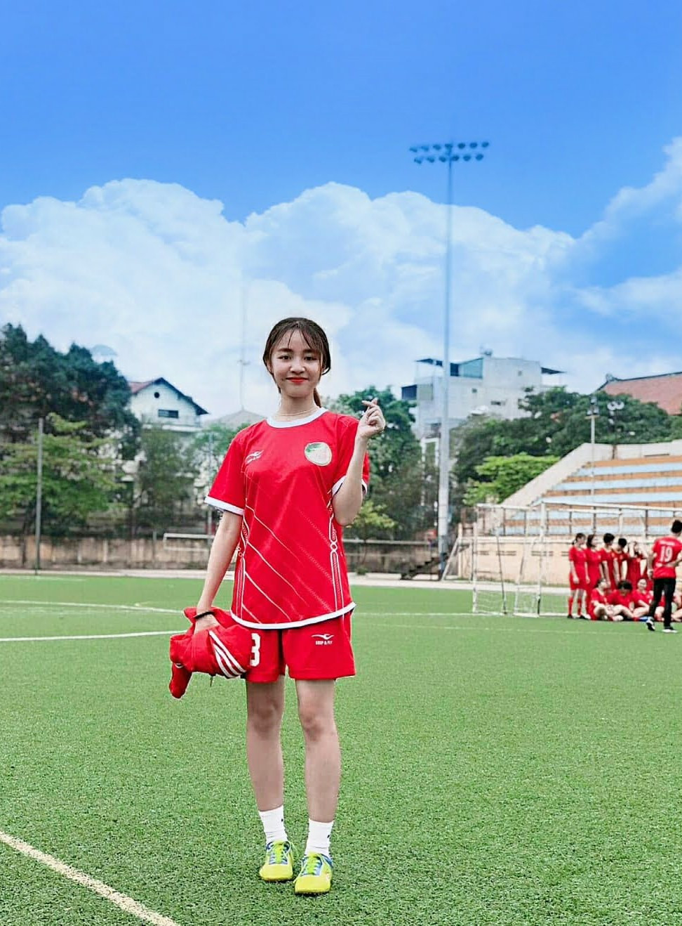 Bông hồng trường ĐH Bách khoa: Con gái cũng làm được nhiều thứ không thua kém gì con trai ảnh 7