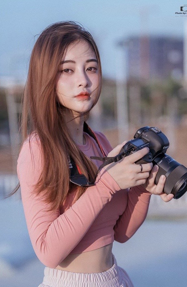 Vẻ đẹp lạnh lùng đầy cuốn hút của nữ sinh được mệnh danh “phù thủy make-up” ảnh 6