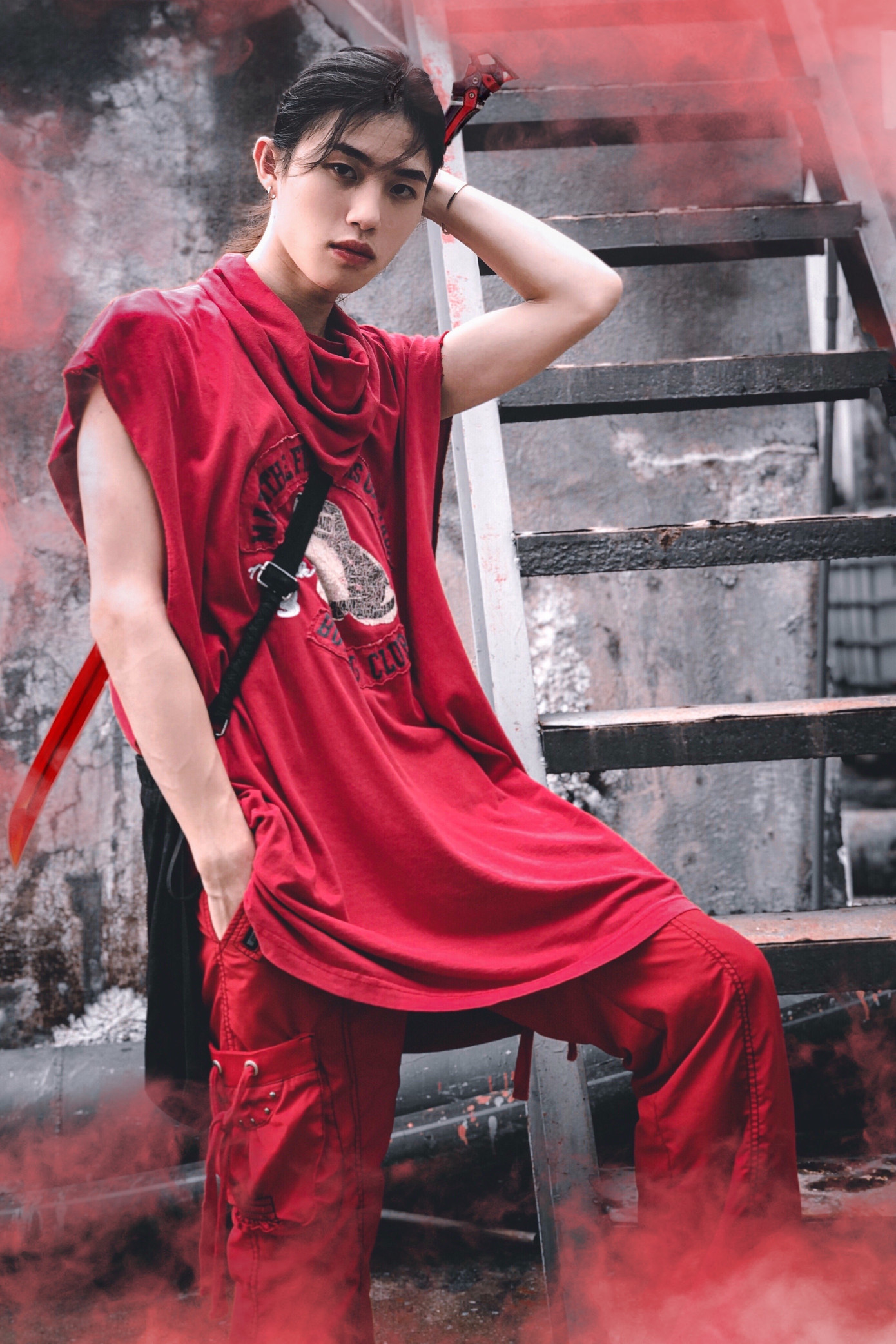 Chàng trai sở hữu vẻ đẹp gây sốc thách thức chuẩn mực giới tính ảnh 3