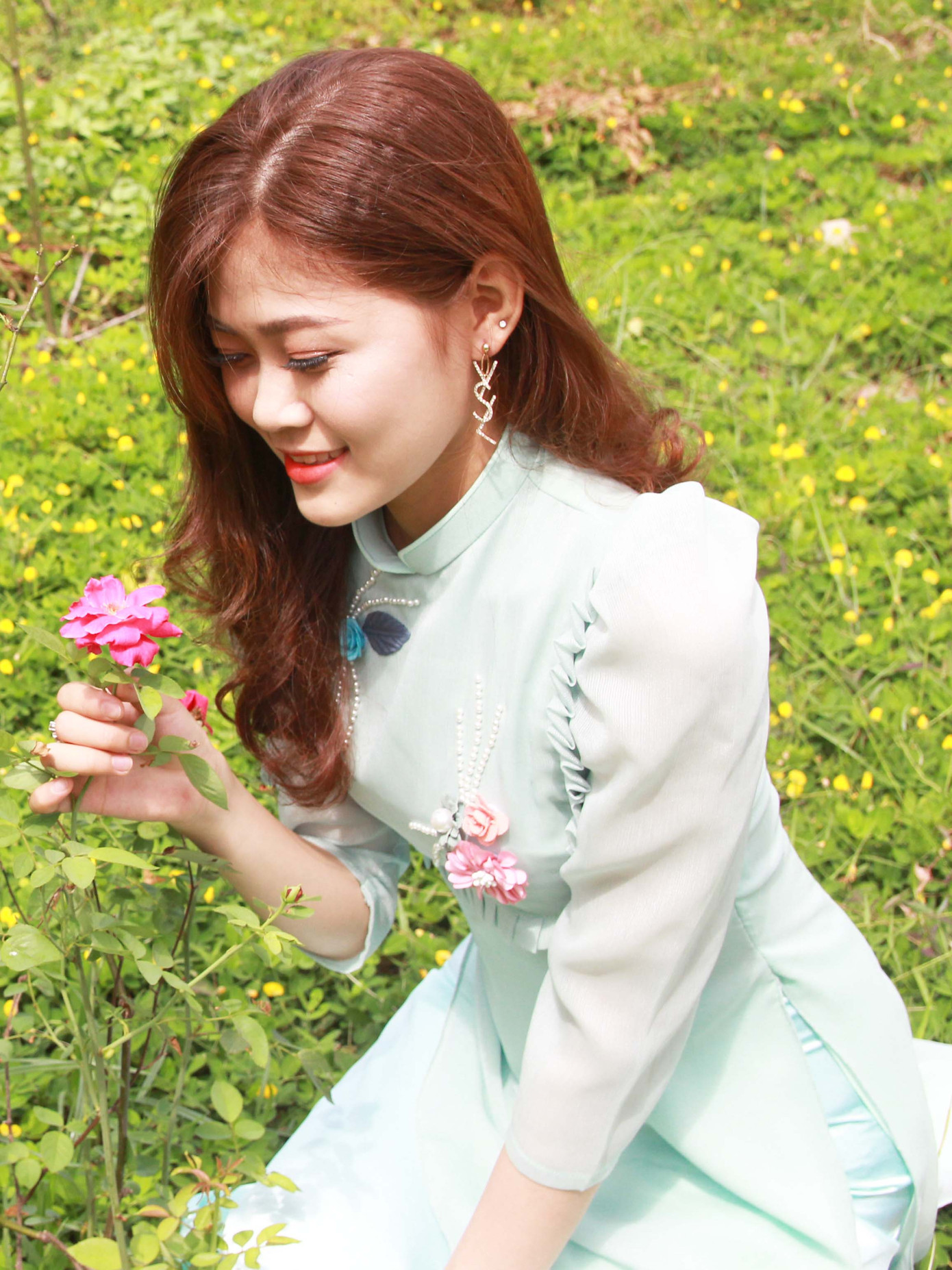 Nữ sinh ngành Luật say mê hoạt động tình nguyện ảnh 6