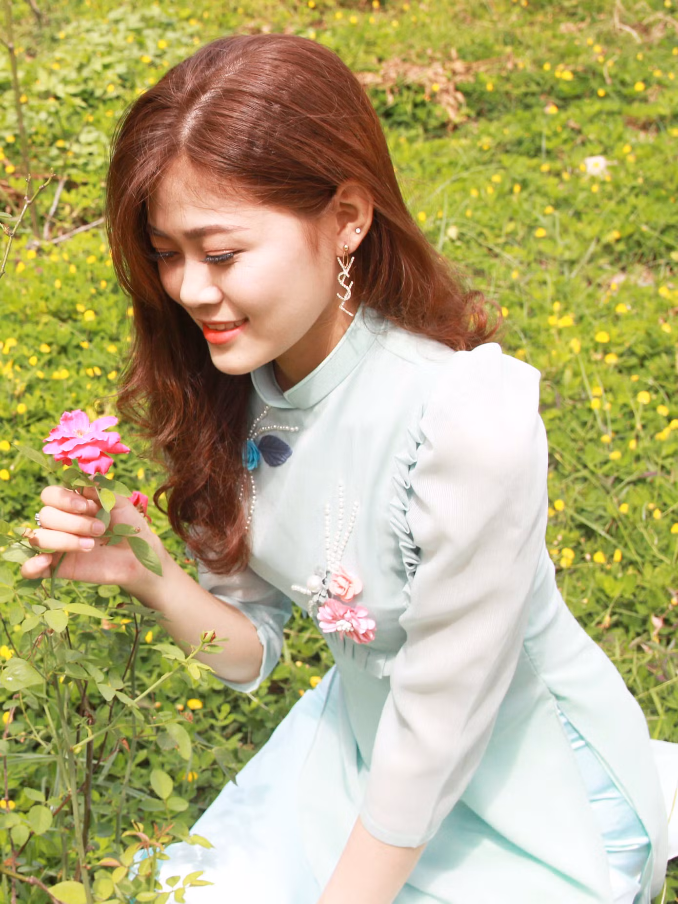 Nữ sinh ngành Luật say mê hoạt động tình nguyện ảnh 6