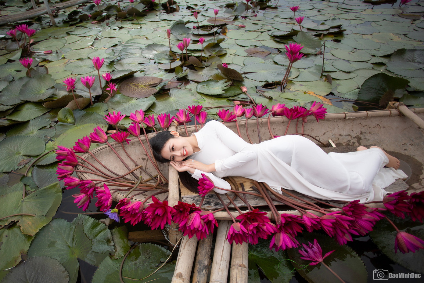 Hot girl Thủy Lợi “đốn tim” dân mạng với bộ ảnh áo dài trắng tinh khôi ảnh 9