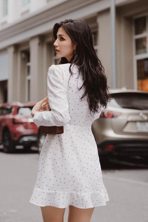 Nữ sinh trường Đại học Thương mại gây sốt bởi nét đẹp cá tính ảnh 12