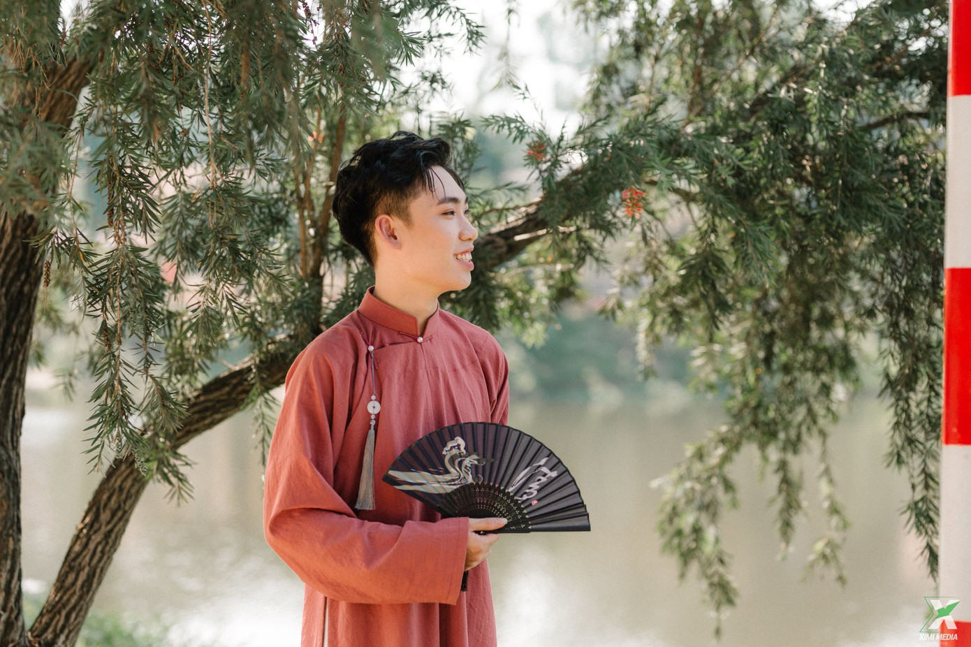 D2K61 Nguyễn Huệ: Ngược dòng thời gian với bộ ảnh kỷ yếu cổ phục Việt Nam ảnh 9