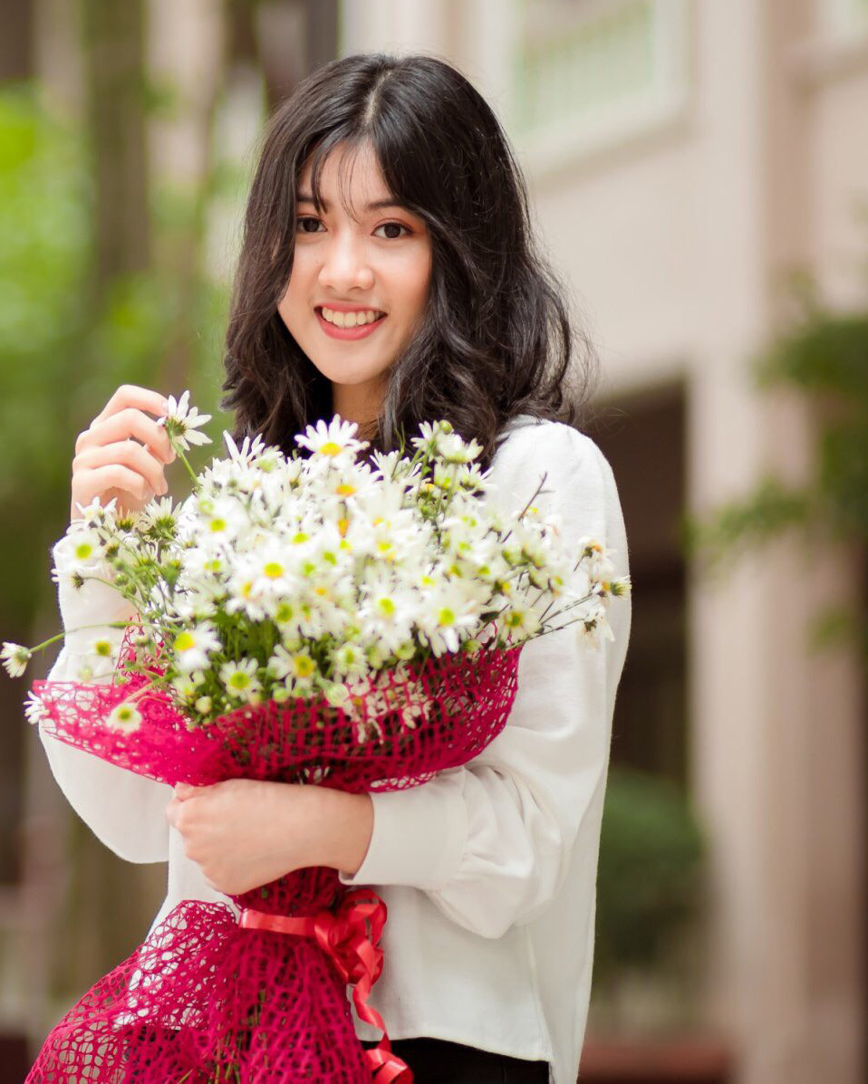 Nữ sinh có ánh mắt biết cười quyết tâm chinh phục chân trời tri thức ảnh 4