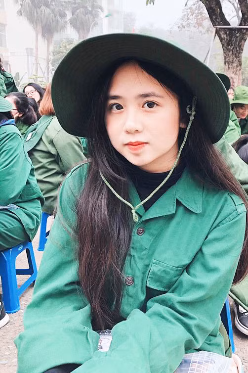 Hot girl trường Luật ước mơ làm giảng viên ảnh 13