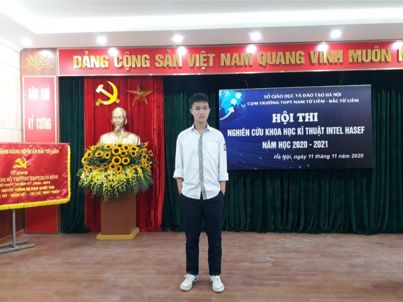 Chàng trai lớp 11 với nghiên cứu tìm nước ngầm cho bà con miền Trung ảnh 9