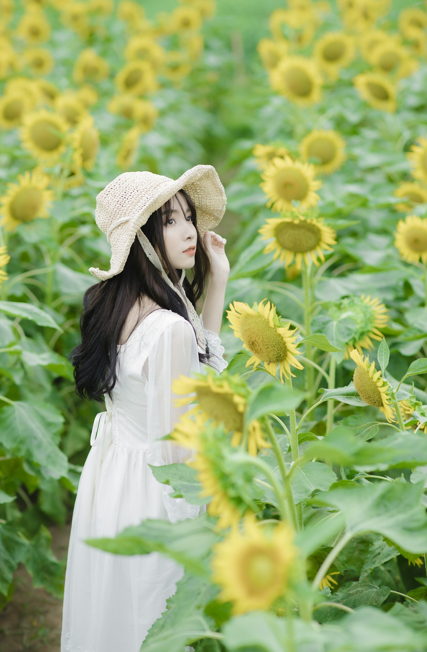 Bông hồng trường ĐH Bách khoa: Con gái cũng làm được nhiều thứ không thua kém gì con trai ảnh 11