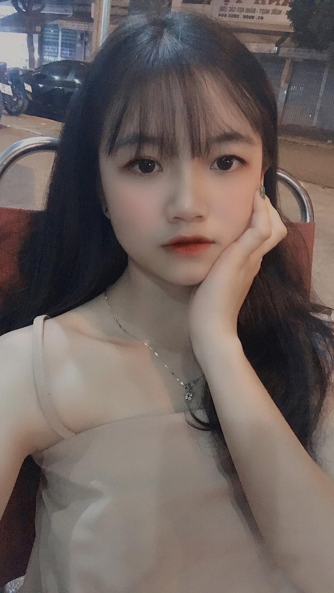 Nữ sinh Buôn Ma Thuột xinh đẹp, đam mê kinh doanh, muốn học trường ĐH Kinh tế TP.HCM ảnh 5