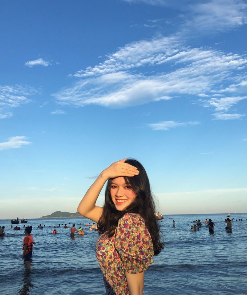 Sinh viên giỏi 3 năm kiêm người mẫu ảnh, diễn viên, Make-up Artist và dẫn chương trình ảnh 11