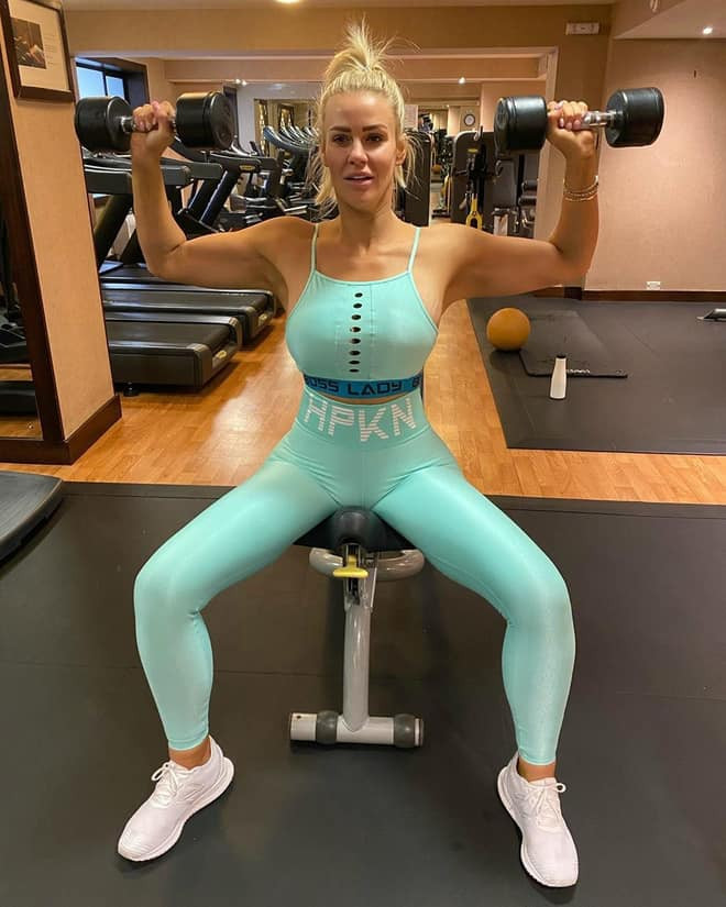 Cô gái trẻ giảm 92kg, sở hữu thân hình quyến rũ nhờ thay đổi lối sinh hoạt hàng ngày ảnh 2