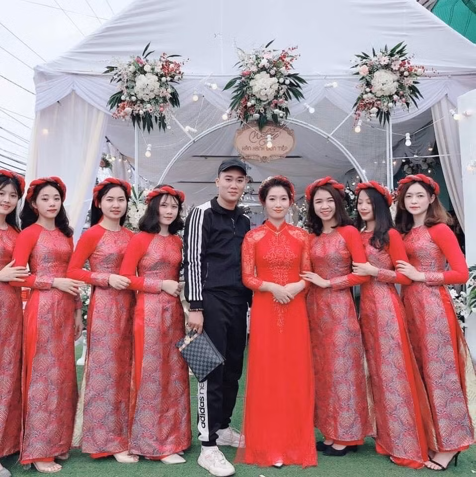 Chàng trai Nam Định cung cấp dịch vụ bê tráp cho ngót nghét nghìn cặp đôi ảnh 7