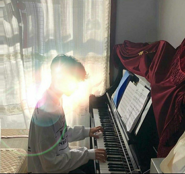 Danh tính bí ẩn của nam sinh xứ Trung với loạt cover khiến Fans Việt “lụi tim” ảnh 7