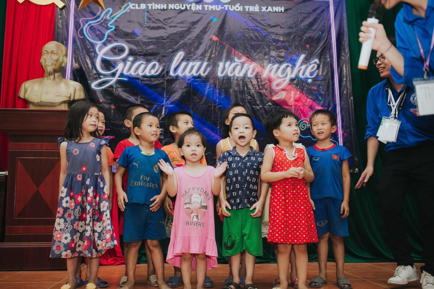 Mùa hè xanh tình nguyện của tuổi trẻ trường Đại học Thương Mại ảnh 15