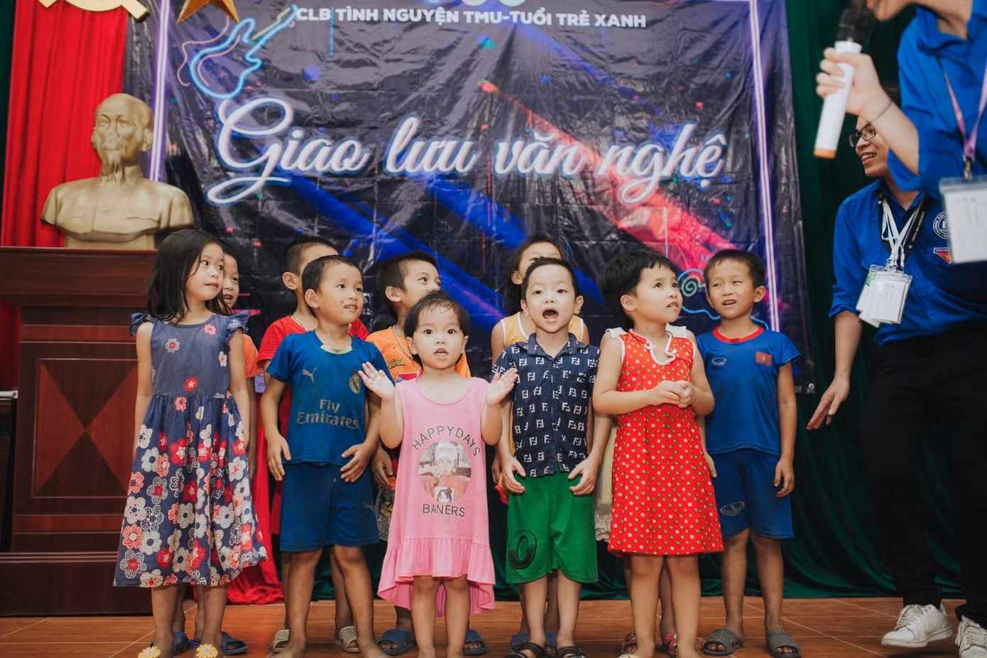 Mùa hè xanh tình nguyện của tuổi trẻ trường Đại học Thương Mại ảnh 15