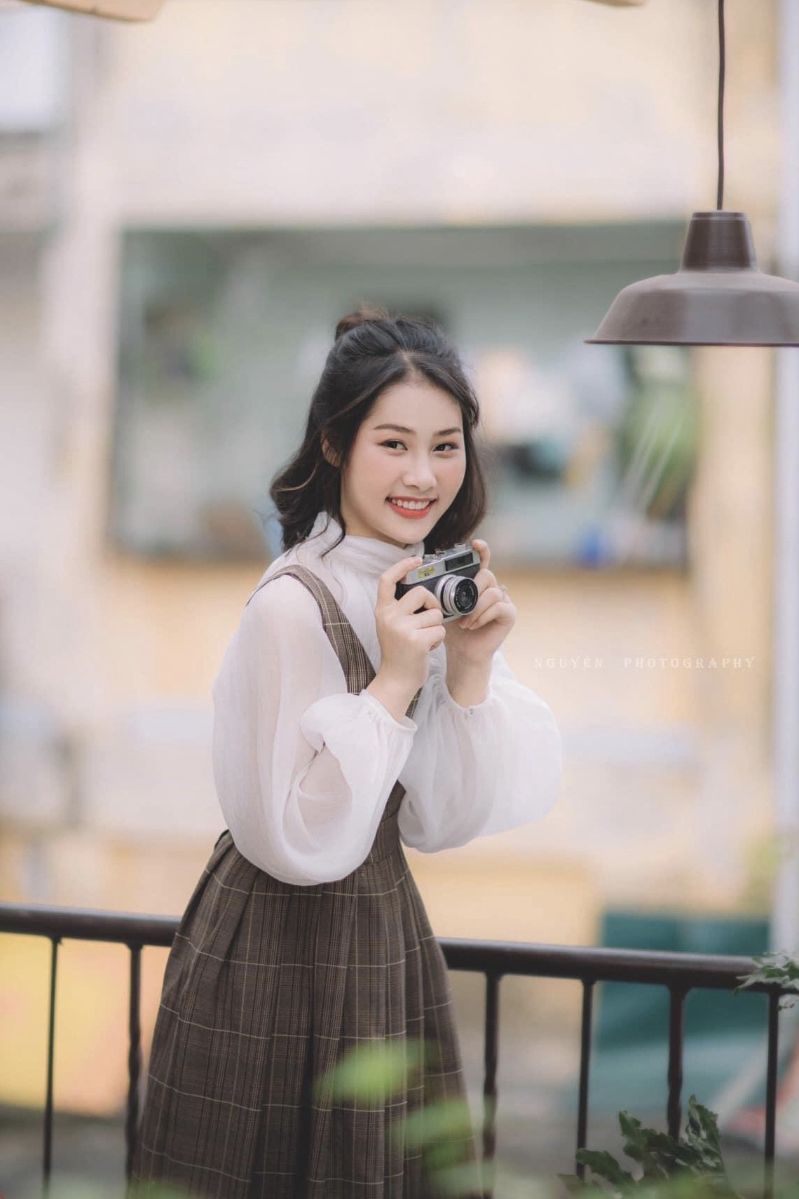 Cô giáo tương lai “gieo thương nhớ” với vẻ đẹp trong trẻo tựa nắng mai ảnh 2