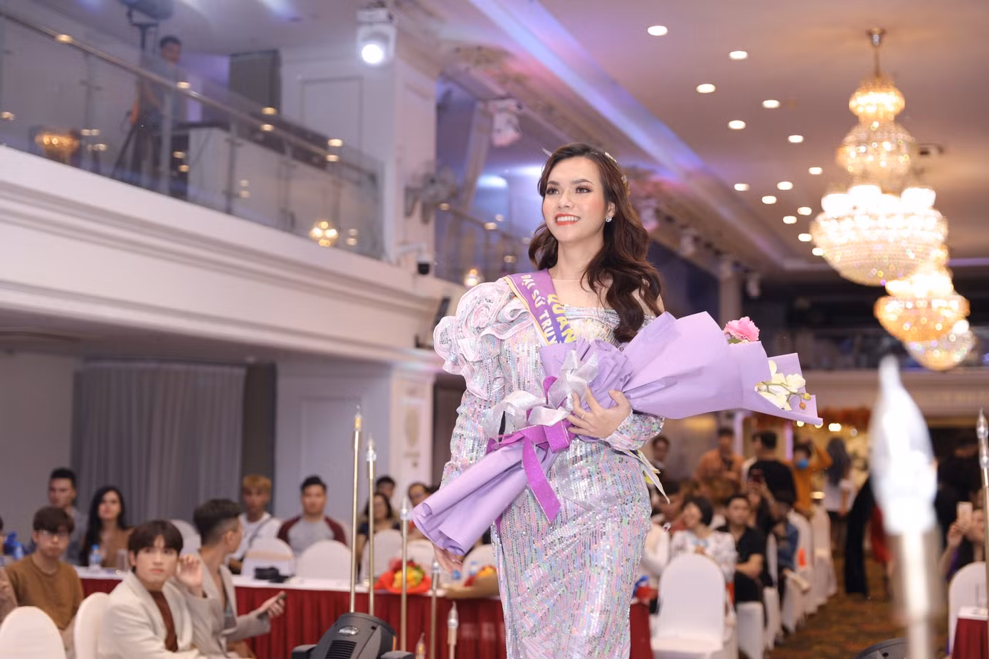 Hạnh phúc là khi được sống thật với chính bản thân mình ảnh 2
