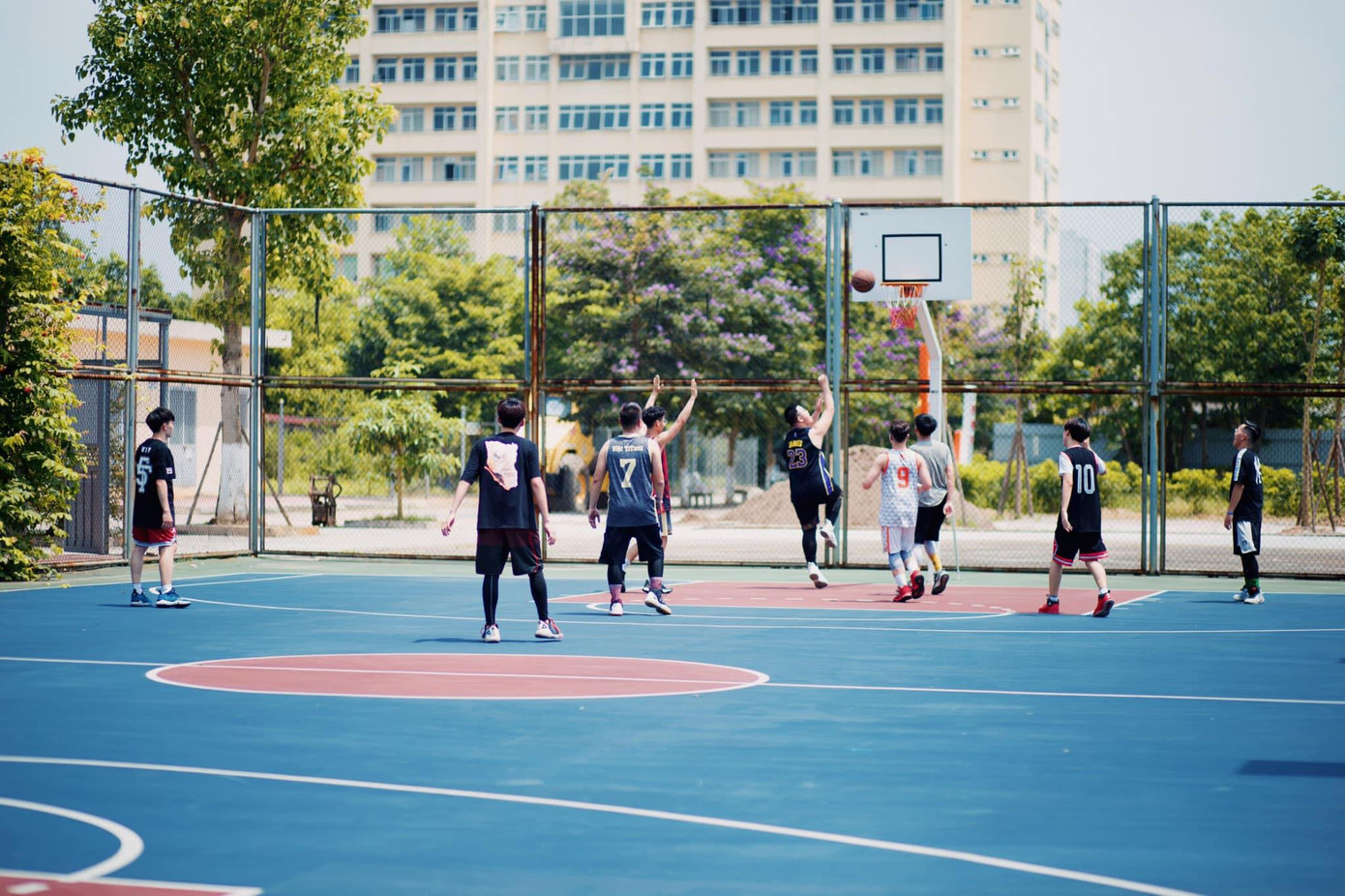 Những tọa độ “check in” đẹp mê mẩn tại Đại học Đại Nam ảnh 20