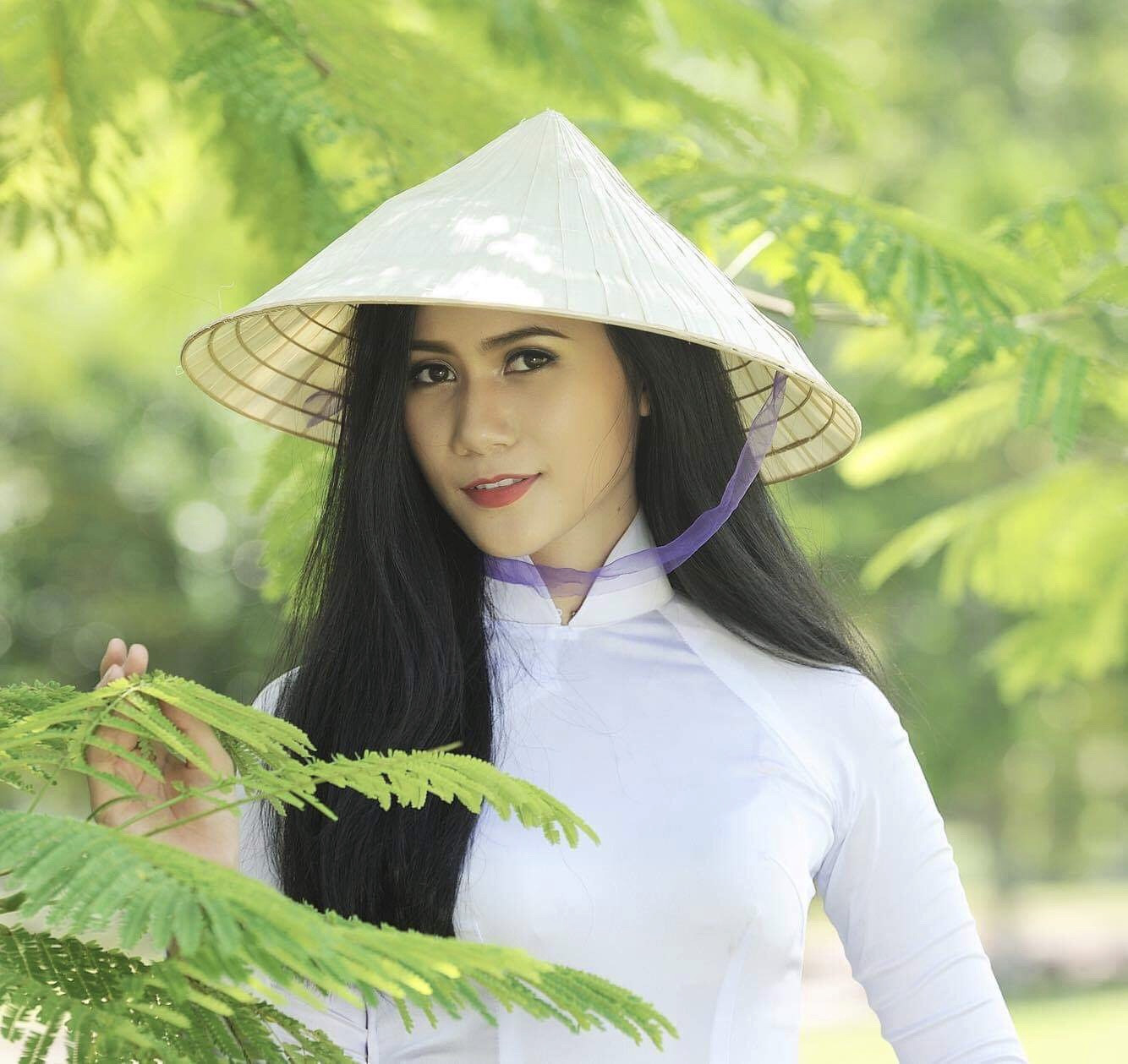 Nét đẹp cá tính đầy cuốn hút của nữ sinh xứ Huế ảnh 13