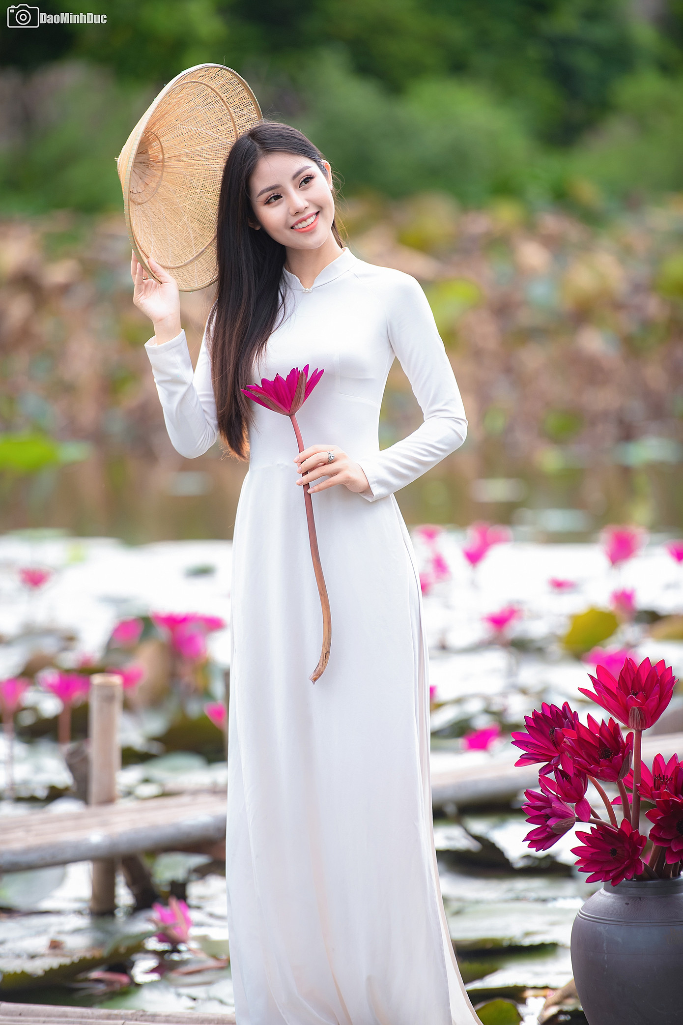 Hot girl Thủy Lợi “đốn tim” dân mạng với bộ ảnh áo dài trắng tinh khôi ảnh 3