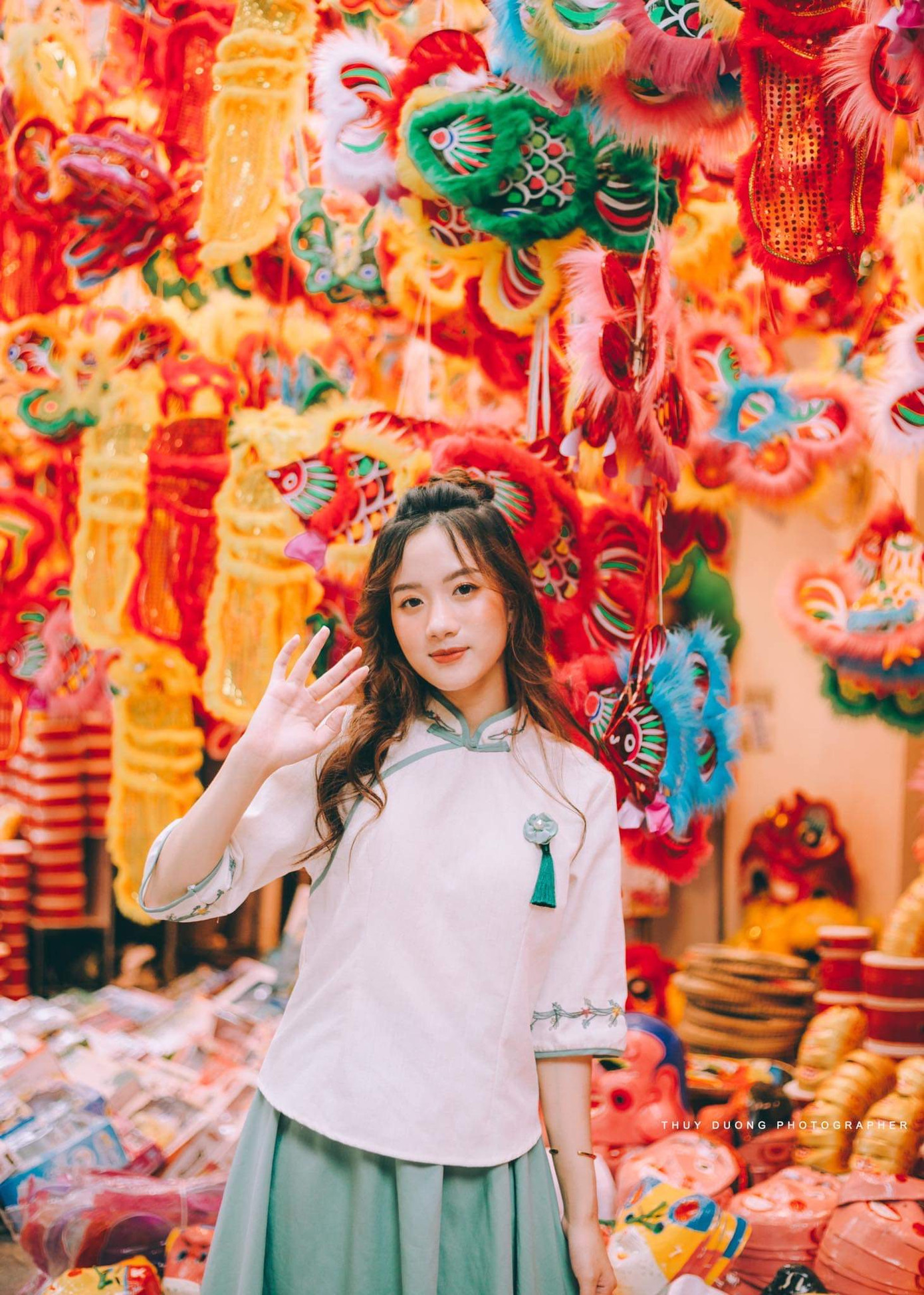 Nữ sinh 10X gây thương nhớ trong bộ ảnh đón Trung thu trên phố Hàng Mã ảnh 6