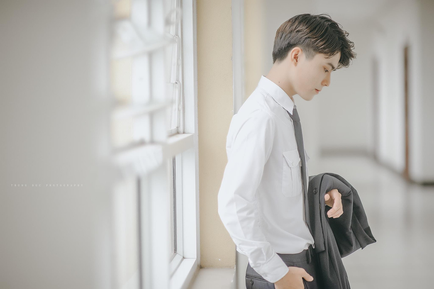 “Lụi tim” trước vẻ điển trai của ‘nam thần’ Học viện Tòa án ảnh 3