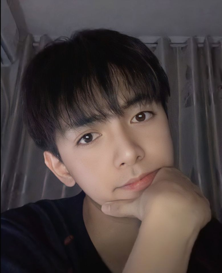 “Lost in Trùng Khánh” trước nhan sắc của cựu nam sinh trường Amsterdam mang hai dòng máu ảnh 3