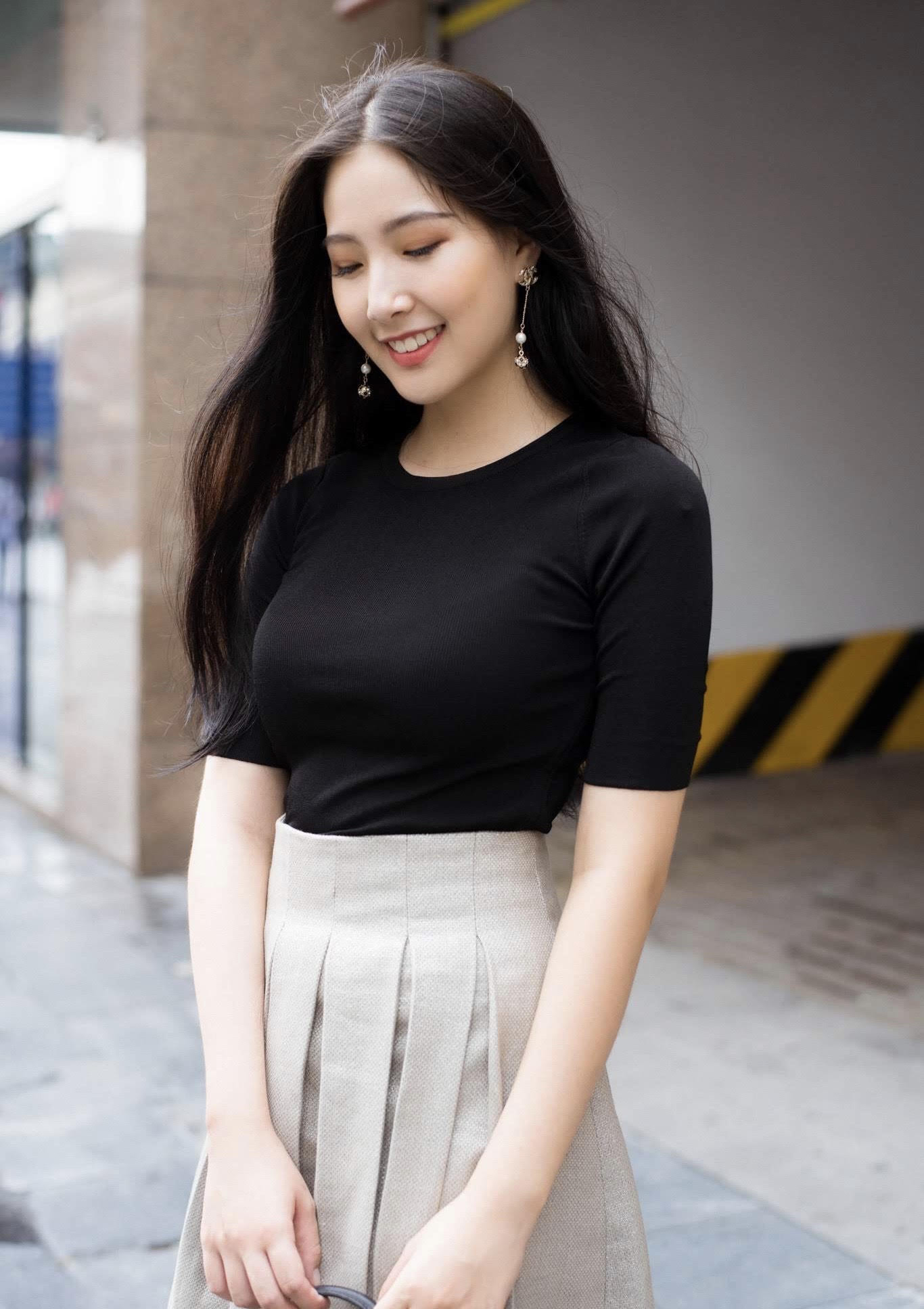 Nữ sinh ngành truyền thông thành thạo 3 ngoại ngữ, gây sốt với vẻ đẹp “thần tiên tỷ tỷ” ảnh 4