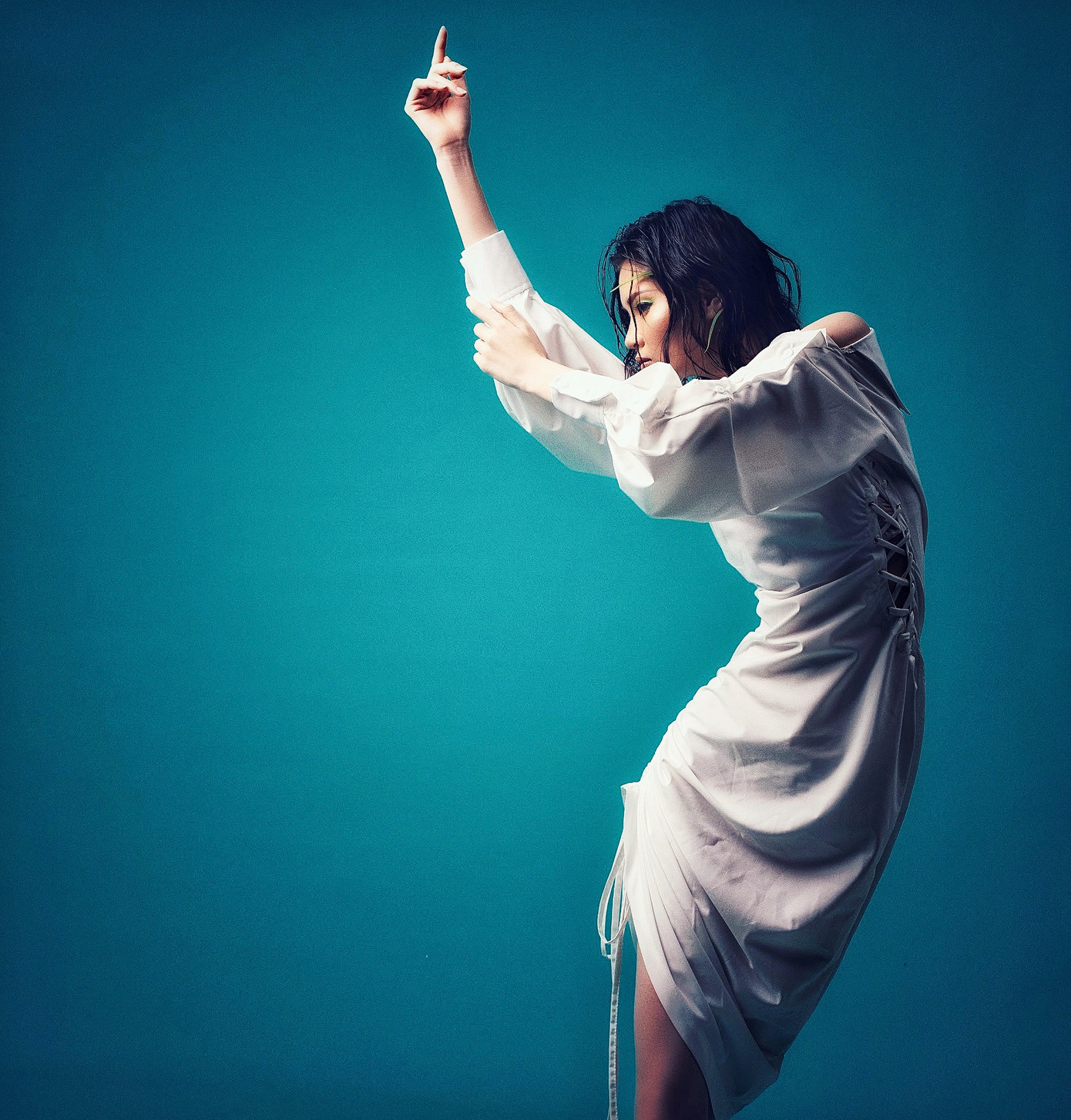 Bông hoa khác biệt giữa một rừng hoa ảnh 6