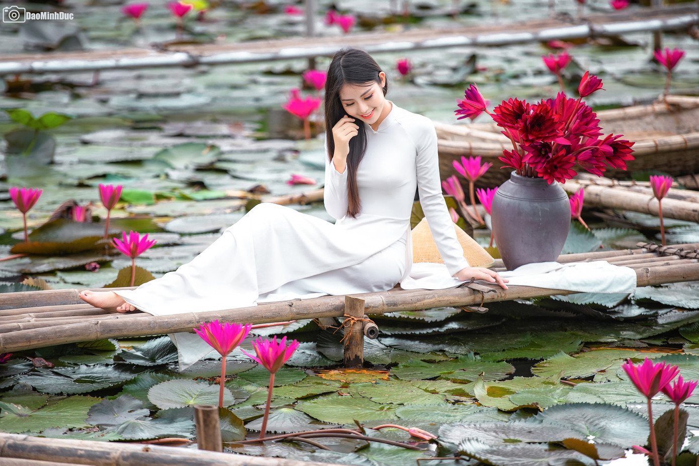 Hot girl Thủy Lợi “đốn tim” dân mạng với bộ ảnh áo dài trắng tinh khôi ảnh 5