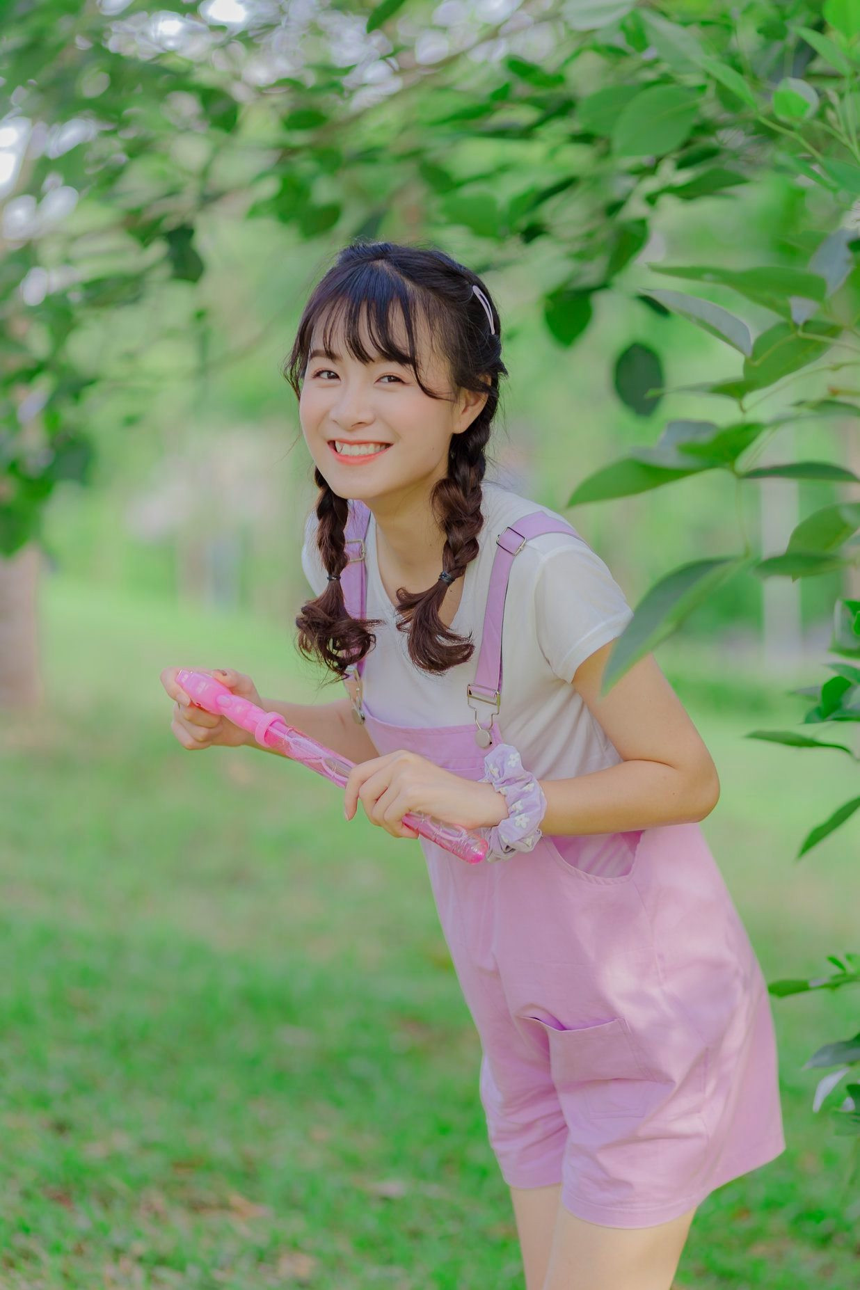 “Hot girl báo chí“: Nghệ thuật nằm bên tay trái ảnh 4