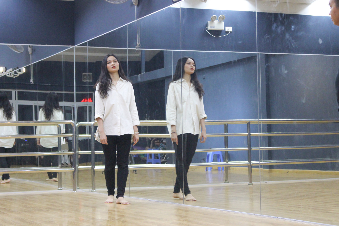 Sinh viên trường ĐH Văn hóa "đi tìm chính mình" với chuỗi sự kiện "The Blue Mirror" ảnh 6