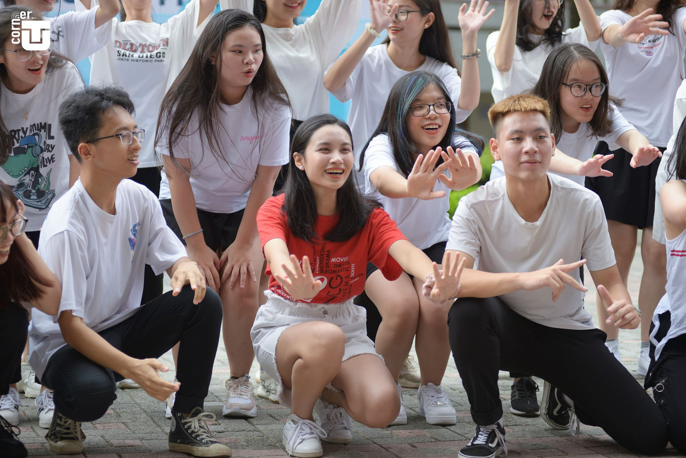 Thầy cô trường Đại học Ngoại thương “phá tan băng” cùng tân sinh viên ảnh 15