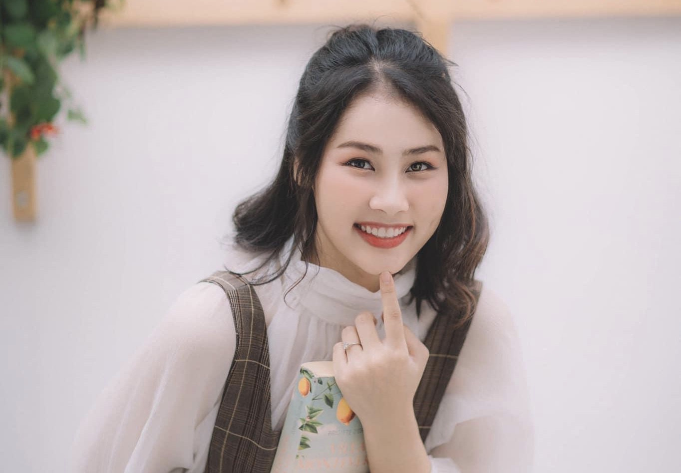 Hot boy đất Tổ toả sáng trên giảng đường đại học ảnh 17