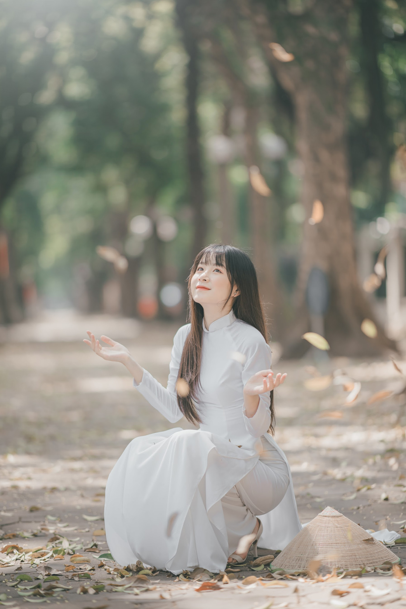 “Hot girl báo chí“: Nghệ thuật nằm bên tay trái ảnh 9