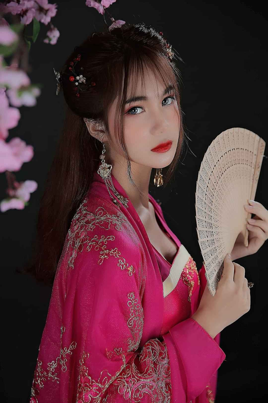 Hot girl Hà thành: “Hãy kiếm tiền trước sự già đi của bố mẹ” ảnh 10