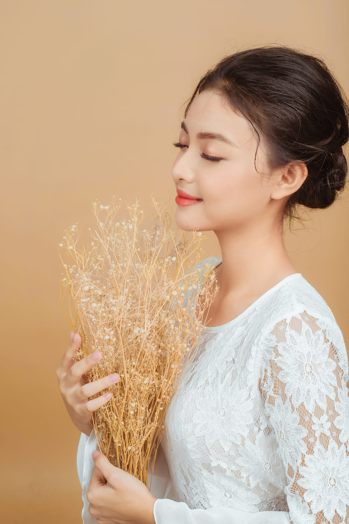 Hoa khôi Phú Yên với ước mơ lan tỏa những điều tích cực ảnh 1