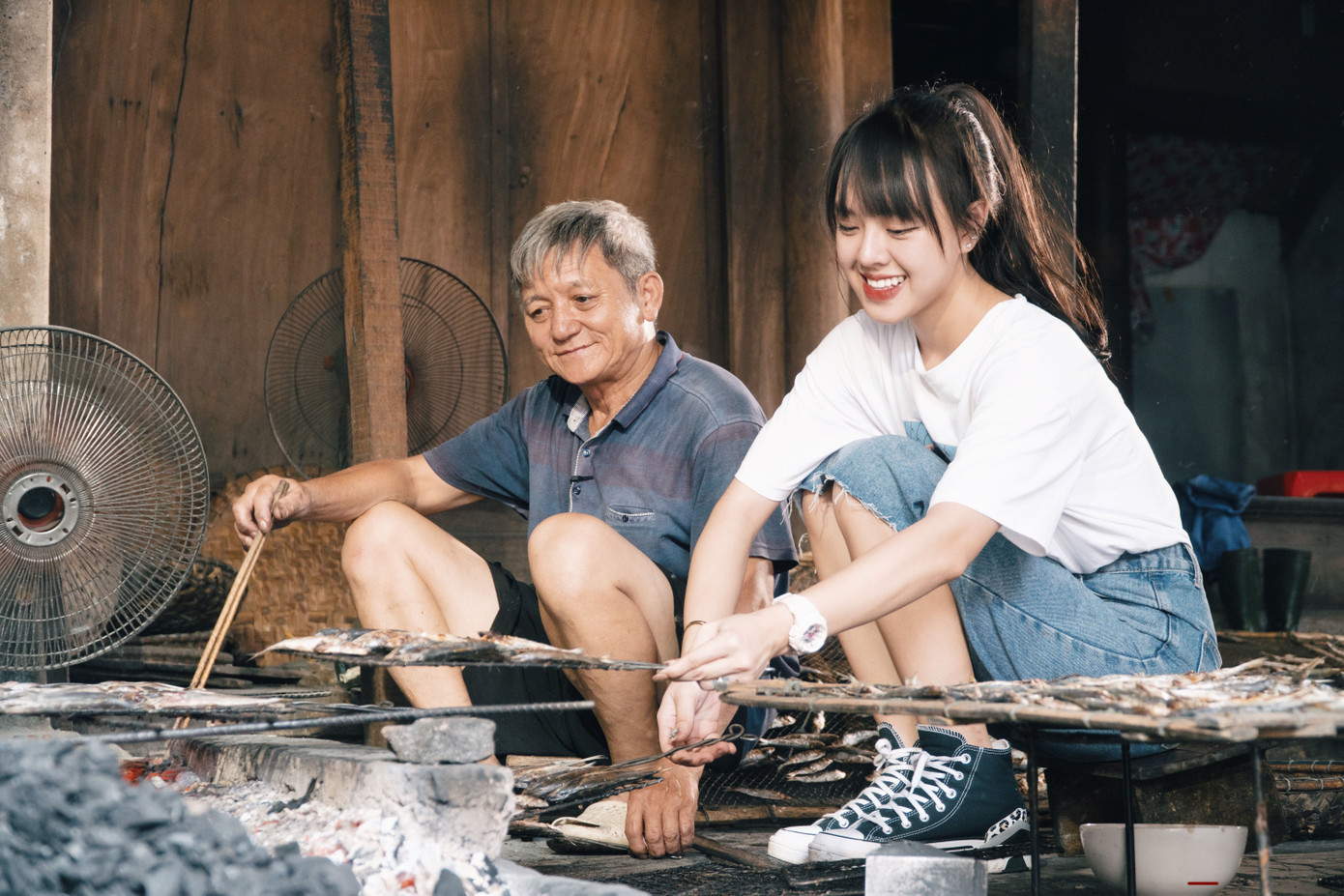 Cô sinh viên khoa Luật đam mê dẫn chương trình ảnh 14