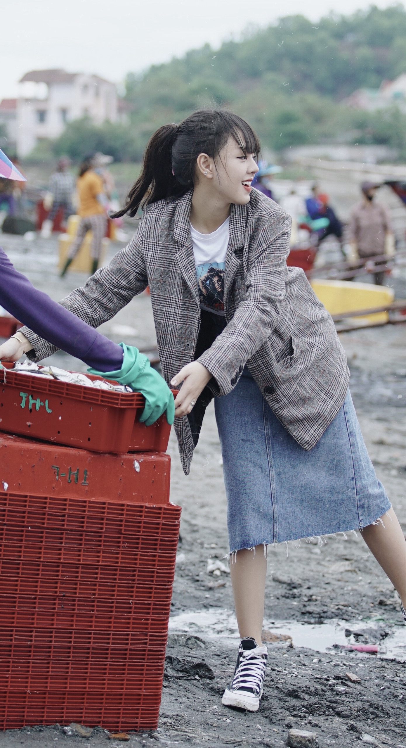 Cô sinh viên khoa Luật đam mê dẫn chương trình ảnh 10