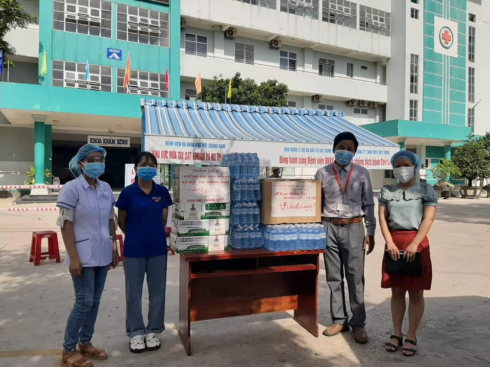 Khi cả nhà trường và sinh viên cùng chung tay chống dịch COVID-19 ảnh 13