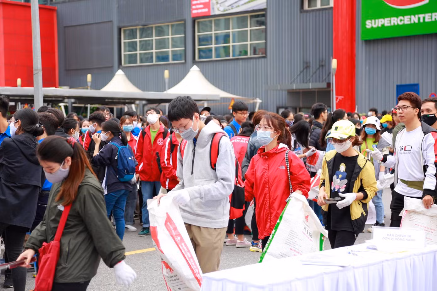 Chiến dịch “World Cleanup Day 2020” tại Hà Nội ảnh 2