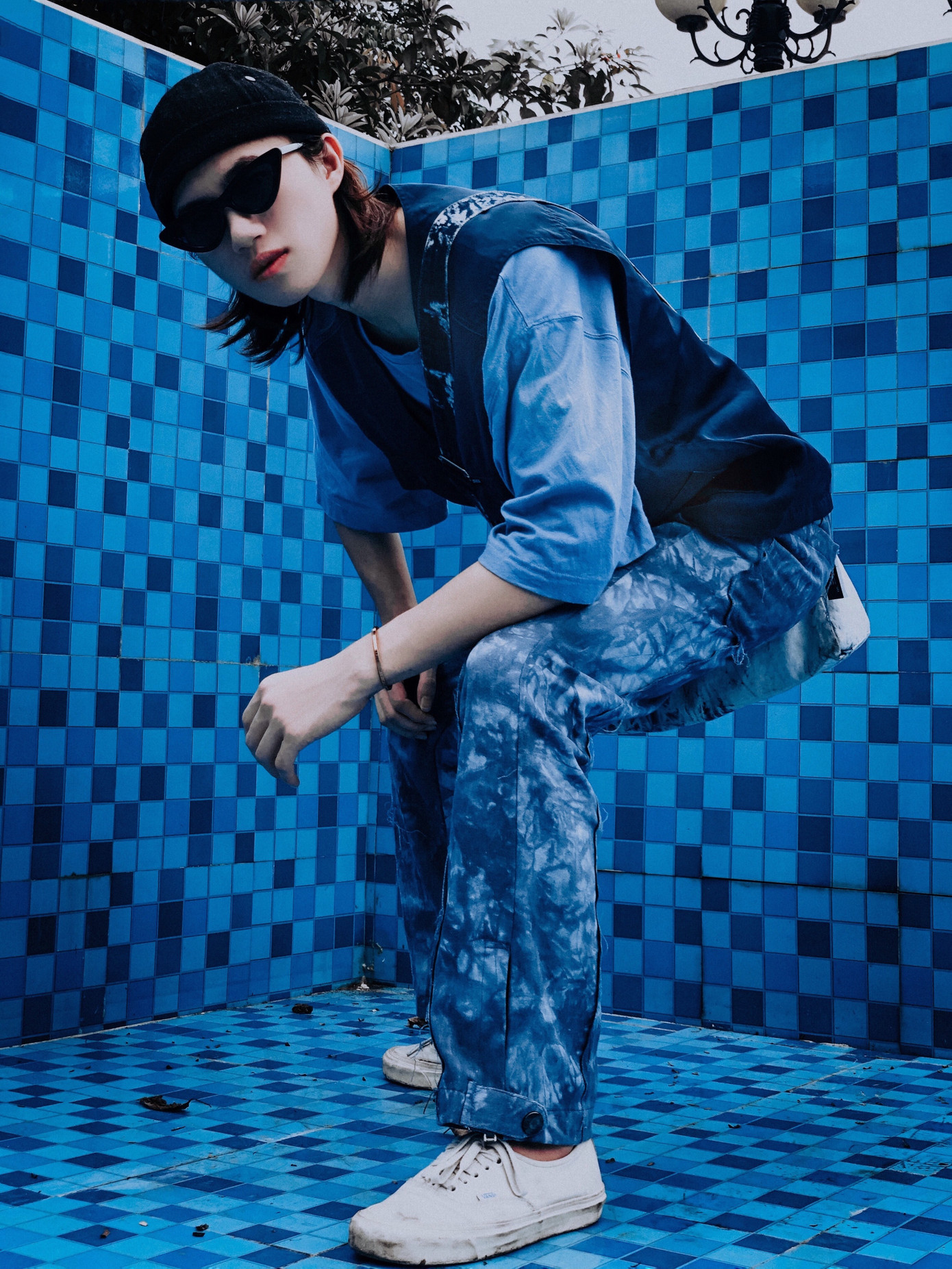 Chàng trai sở hữu vẻ đẹp gây sốc thách thức chuẩn mực giới tính ảnh 5