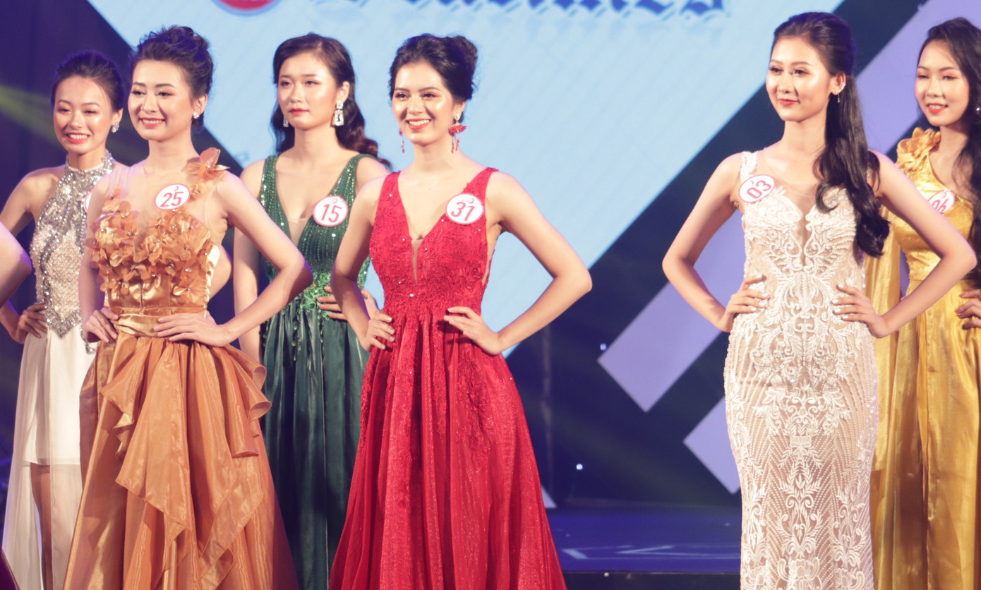 Hoa khôi Đại học Huế 2020: Gọi tên nữ sinh trường Đại học Ngoại ngữ ảnh 15