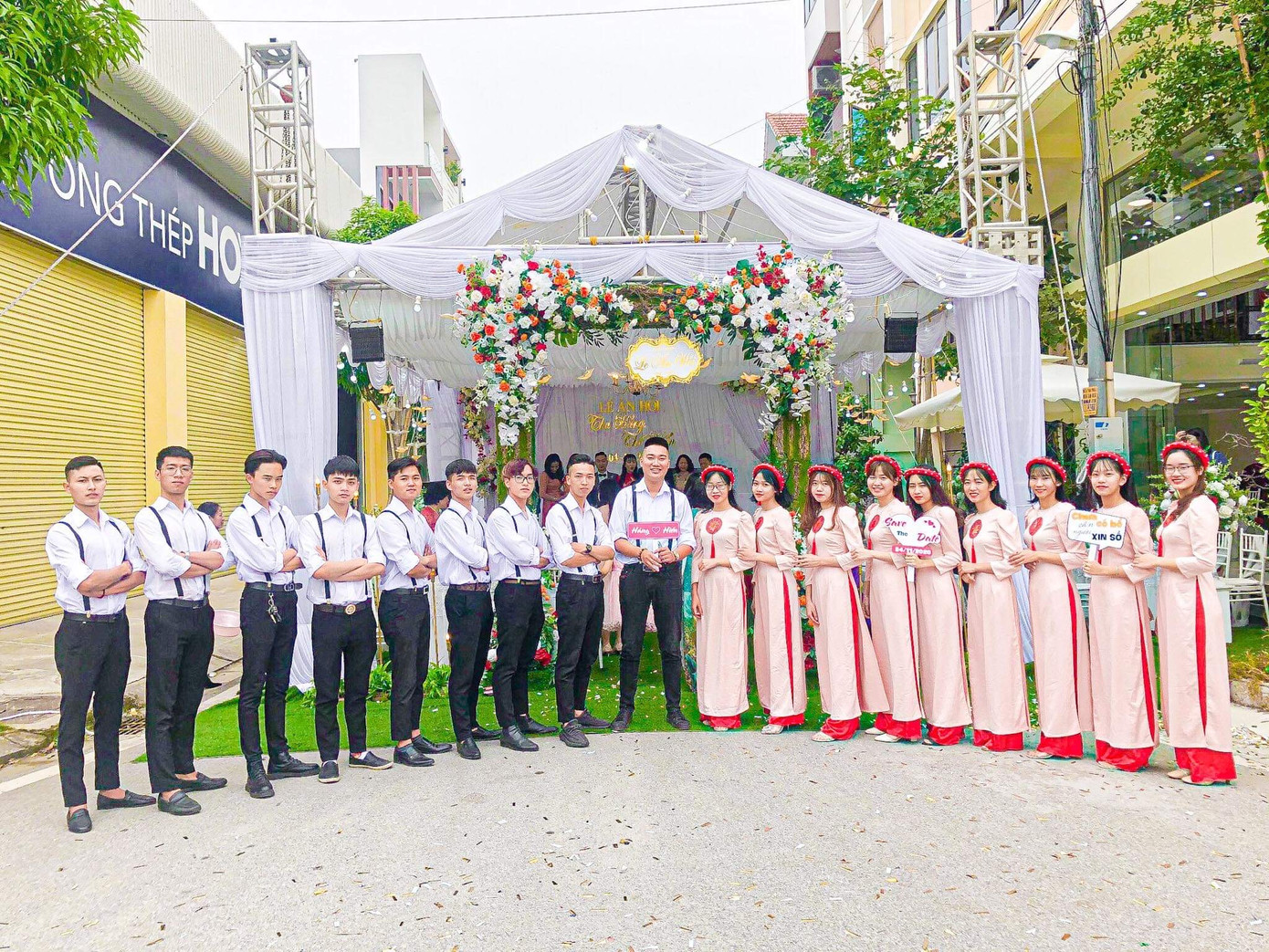 Chàng trai Nam Định cung cấp dịch vụ bê tráp cho ngót nghét nghìn cặp đôi ảnh 10